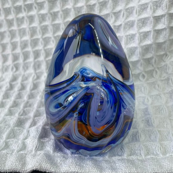 Handmade Vintage Glass Egg Paperweight by Selkirk Glass Scotland - Picture 2 of 6